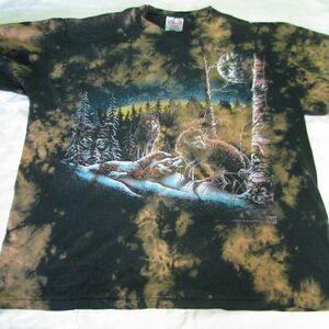 Vintage Stand Out Wolves Winter Landscape T-Shirt